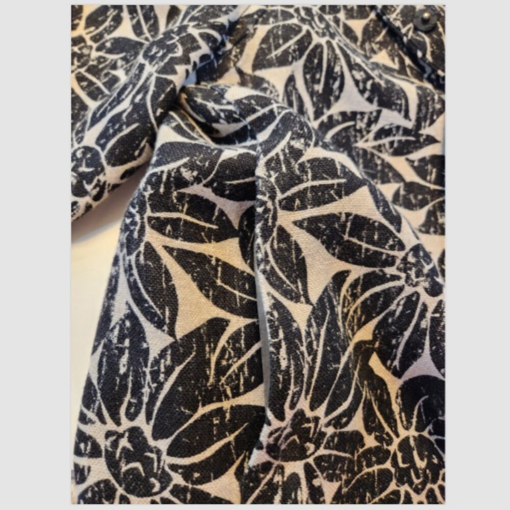 Michael Kors Linen  Floral 2 button, 3/4 Sleeve Jacket - Picture 8 of 10